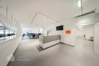 Thumbnail von Attraktives 10-Zimmer Büro/Praxis Nähe Enkplatz