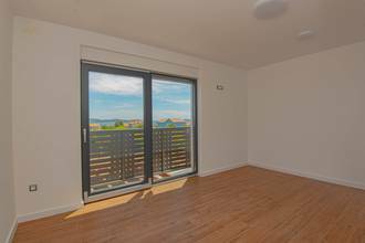 Thumbnail von Moderne Doppelhaushälfte mit Swimmingpool