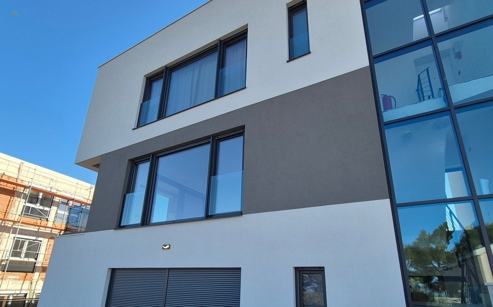 Moderne Neubauwohnung nahe dem Meer