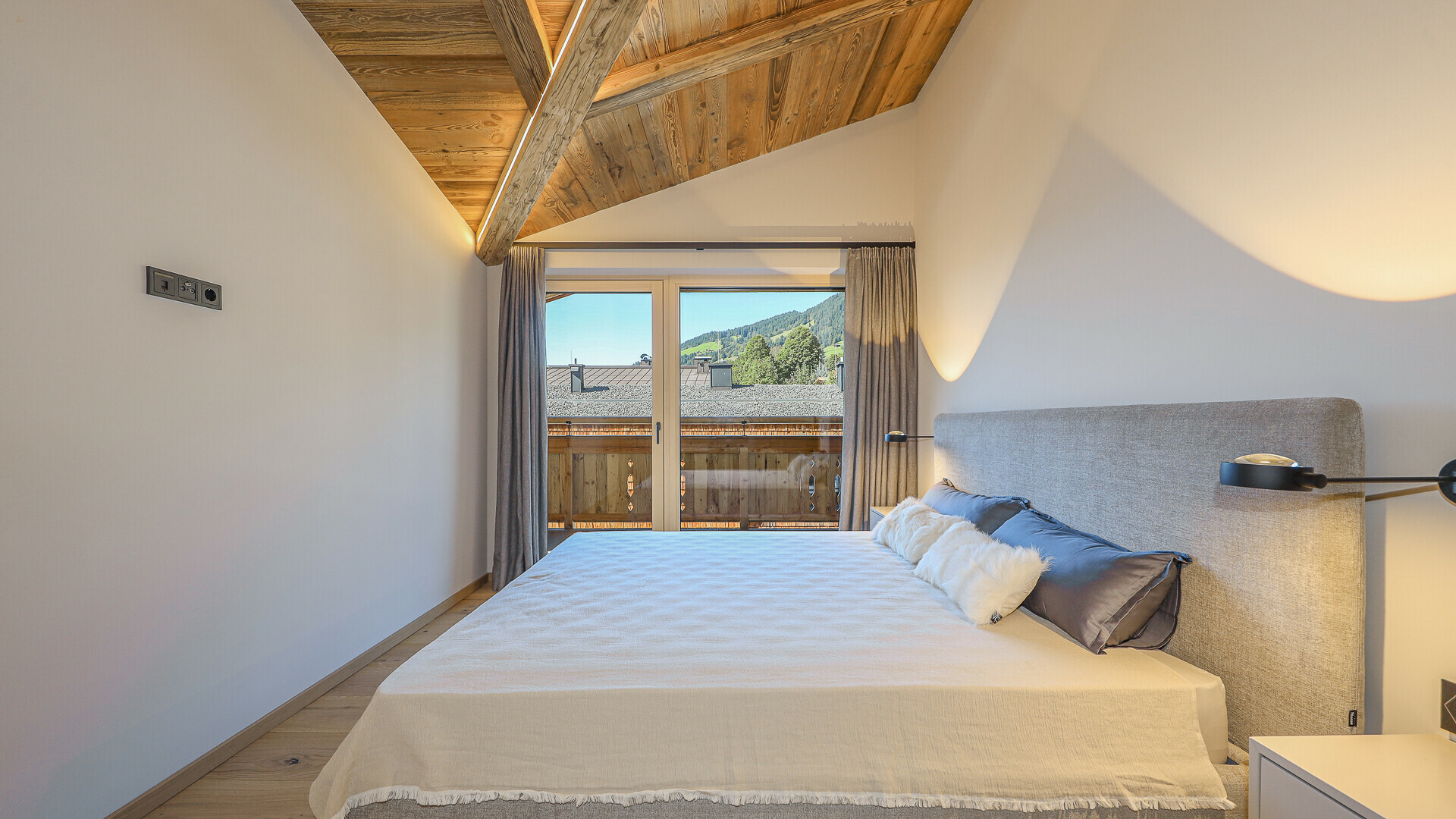 Thumbnail von Luxuspenthouse sonniger Toplage mit Panorama-Ausblick