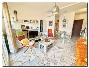 Thumbnail von Sehr aparte zwei Zimmerwohnung mit herrlichem See- und Panoramablick