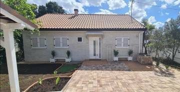 Thumbnail von Mediterranes Haus in traumhafter Lage am Meer