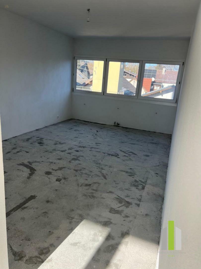 Thumbnail von Wohnung mit viel Potential in Toplage!!