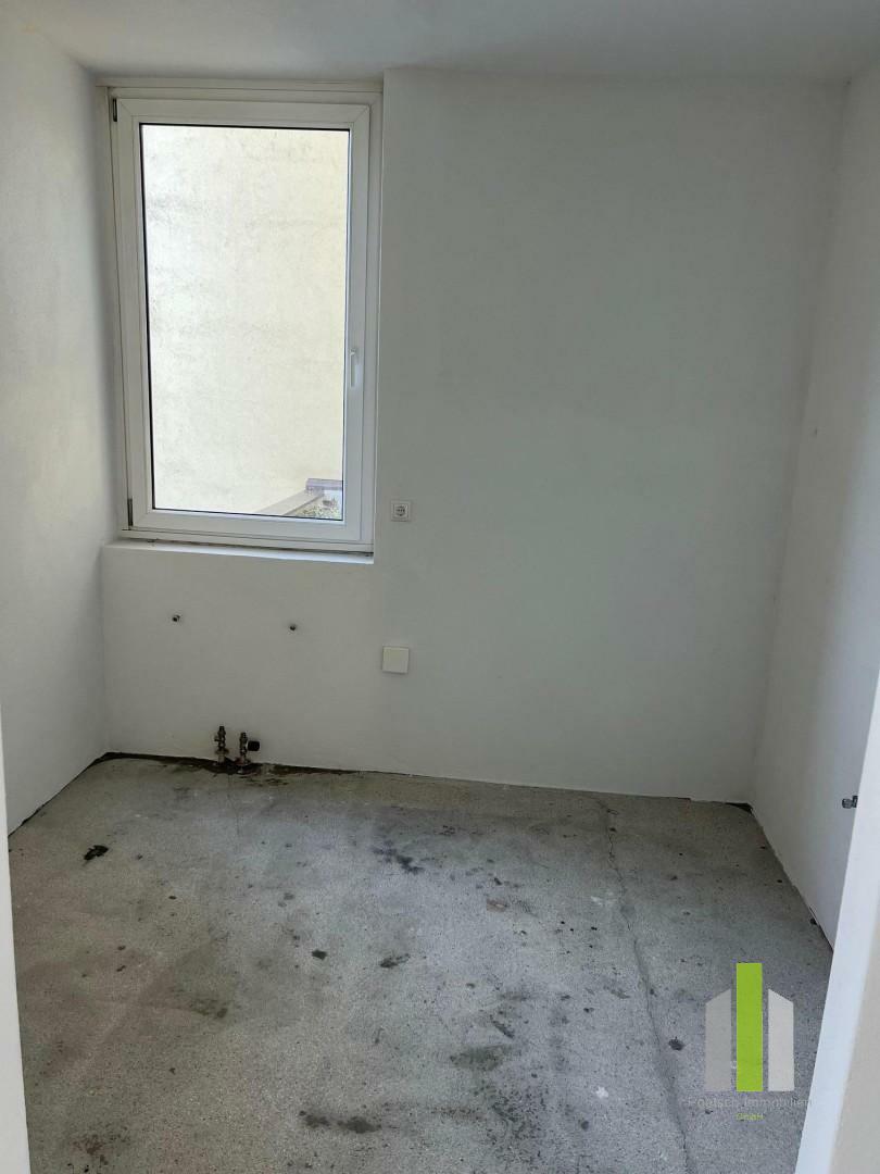 Thumbnail von Wohnung mit viel Potential in Toplage!!