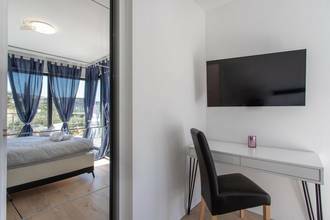 Thumbnail von Moderne Villa mit Pool und Meerblick