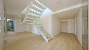 Thumbnail von Architektenvilla mit Pool und unverbaubarer Aussicht