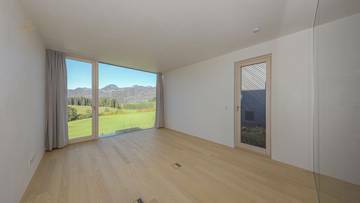 Thumbnail von Architektenvilla mit Pool und unverbaubarer Aussicht