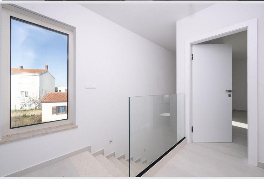 Thumbnail von Neue Villa mit Meerblick