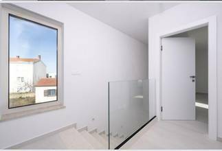 Thumbnail von Neue Villa mit Meerblick