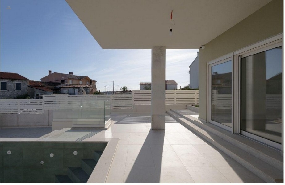 Thumbnail von Neue Villa mit Meerblick