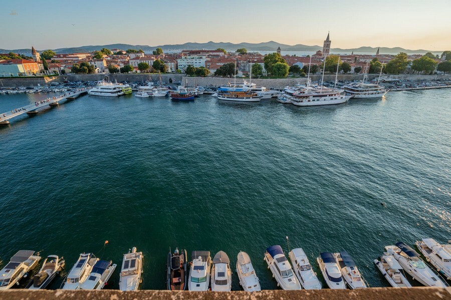 Modernes Appartement in außergewöhnlicher Lage direkt am Meer
