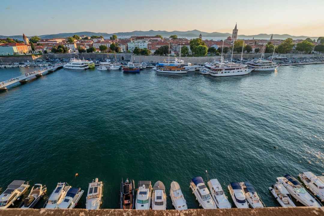 Modernes Appartement in außergewöhnlicher Lage direkt am Meer