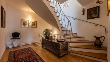 Thumbnail von Domizil mit Potenzial in zentrumsnaher Ruhelage - Ski Out