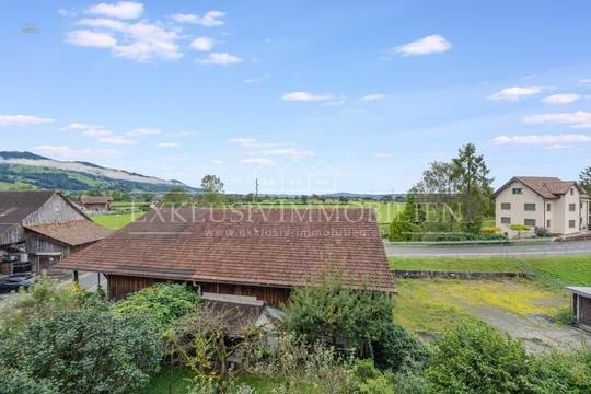 Helle Wohnung mit intelligentem Grundriss und naturnaher Lage