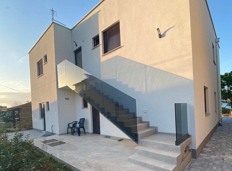 Thumbnail von Moderne Villa direkt am Meer, Insel Pasman