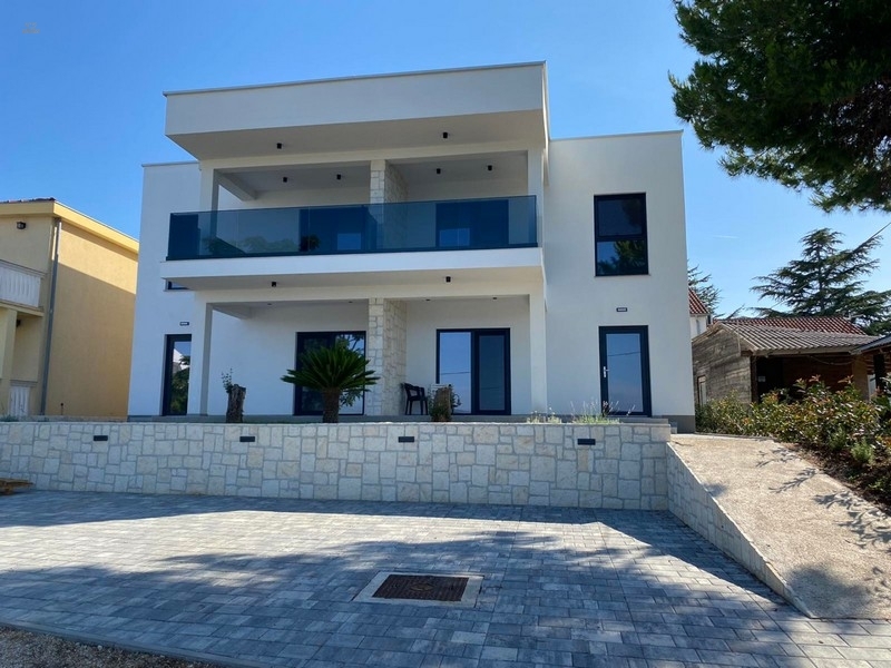 Thumbnail von Moderne Villa direkt am Meer, Insel Pasman