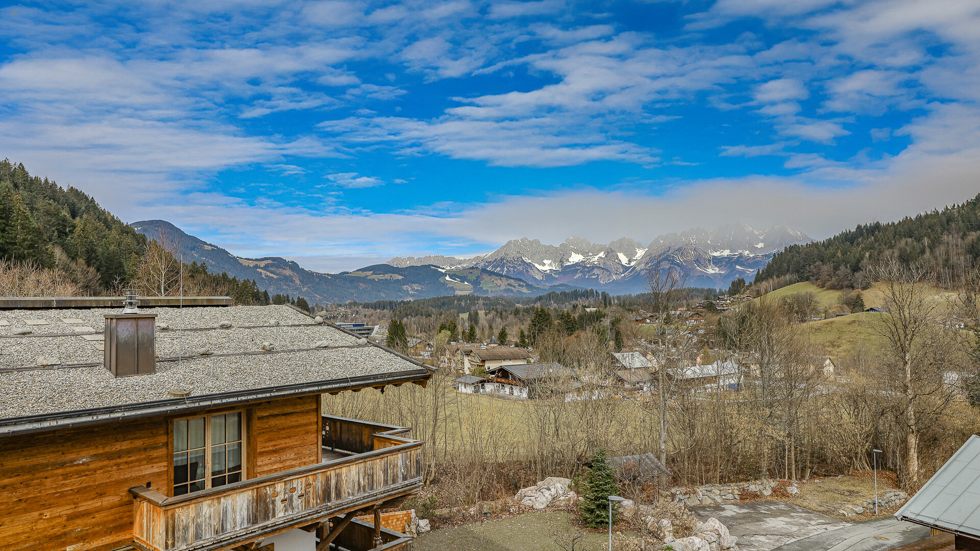 Thumbnail von Dachgeschosswohnung an der Skipiste mit Kaiserblick