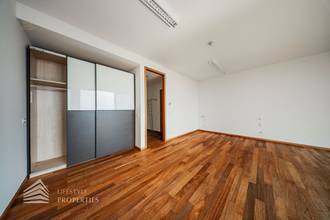 Thumbnail von Jedinečný výhled na Vídeň! Garsoniéra s terasou na Kahlenbergu