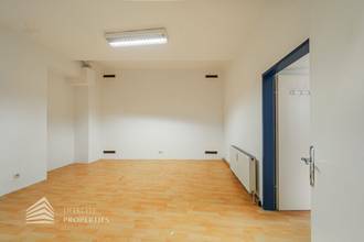 Thumbnail von 広々とした3部屋のオフィス、大きな倉庫、自家用車の出入り口付き、ランドストラー近く