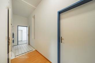 Thumbnail von 広々とした3部屋のオフィス、大きな倉庫、自家用車の出入り口付き、ランドストラー近く