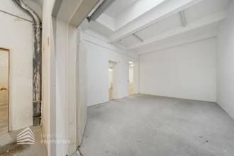 Thumbnail von 広々とした3部屋のオフィス、大きな倉庫、自家用車の出入り口付き、ランドストラー近く