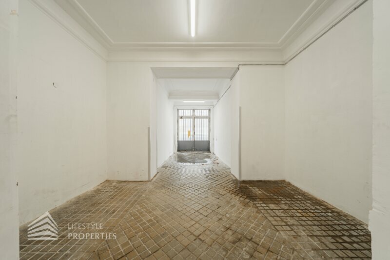 Ruim 3-kamer kantoor met grote opslagruimtes en eigen oprit, nabij Landstraße