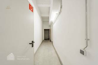 Thumbnail von 広々とした3部屋のオフィス、大きな倉庫、自家用車の出入り口付き、ランドストラー近く