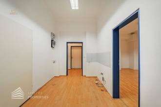 Thumbnail von 広々とした3部屋のオフィス、大きな倉庫、自家用車の出入り口付き、ランドストラー近く