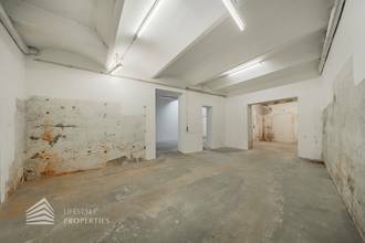 Thumbnail von 広々とした3部屋のオフィス、大きな倉庫、自家用車の出入り口付き、ランドストラー近く