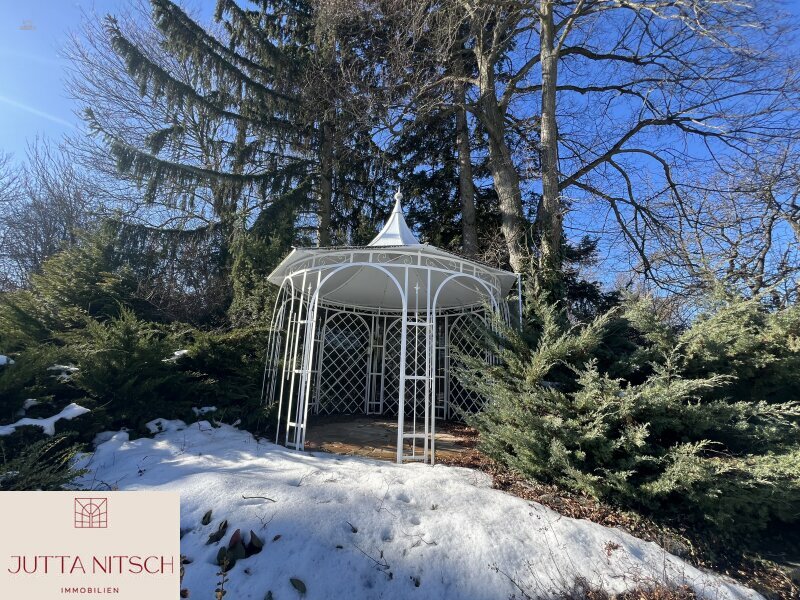 Thumbnail von Extravagante Luxusvilla mit Sauna und Hallenbad - am Waldrand von Gießhübl mit Wienblick