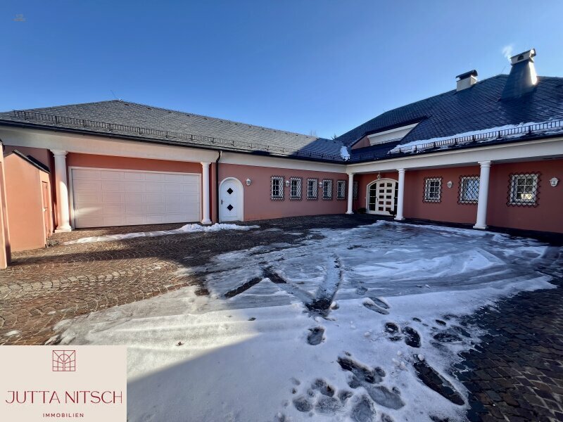 Thumbnail von Extravagante Luxusvilla mit Sauna und Hallenbad - am Waldrand von Gießhübl mit Wienblick