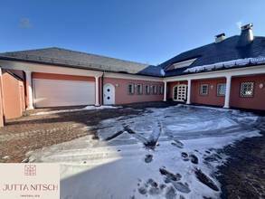 Thumbnail von Extravagante Luxusvilla mit Sauna und Hallenbad - am Waldrand von Gießhübl mit Wienblick