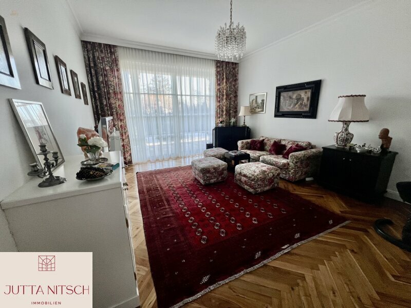 Thumbnail von Extravagante Luxusvilla mit Sauna und Hallenbad - am Waldrand von Gießhübl mit Wienblick