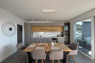 Thumbnail von Modernes Penthouse mit Dachterrasse und Panorama-Meerblick