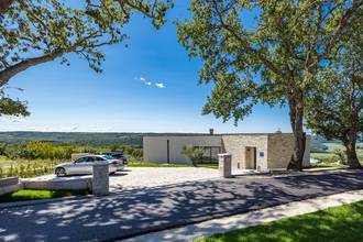 Thumbnail von Luxusní vila s nekonečným bazénem a výhledem na moře v klidné lokalitě