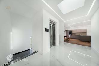 Thumbnail von Grandiose Luxusvilla mit Pool - Ihr Rückzugsort Nähe Wienerberg