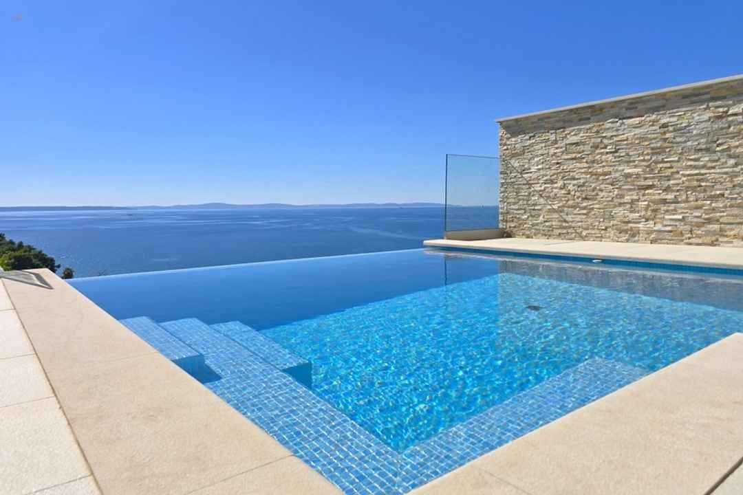 Modern Villa, muhteşem Panorama Deniz Manzarası ve Sonsuzluk Havuzu ile