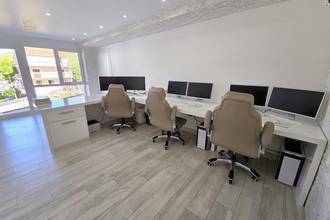 Thumbnail von Villa moderne avec une magnifique vue panoramique sur la mer et une piscine à débordement