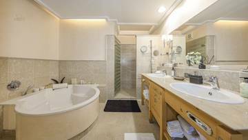 Thumbnail von Luxus-Suite in bekanntestem 5-Sterne-Hotel Kitzbühels