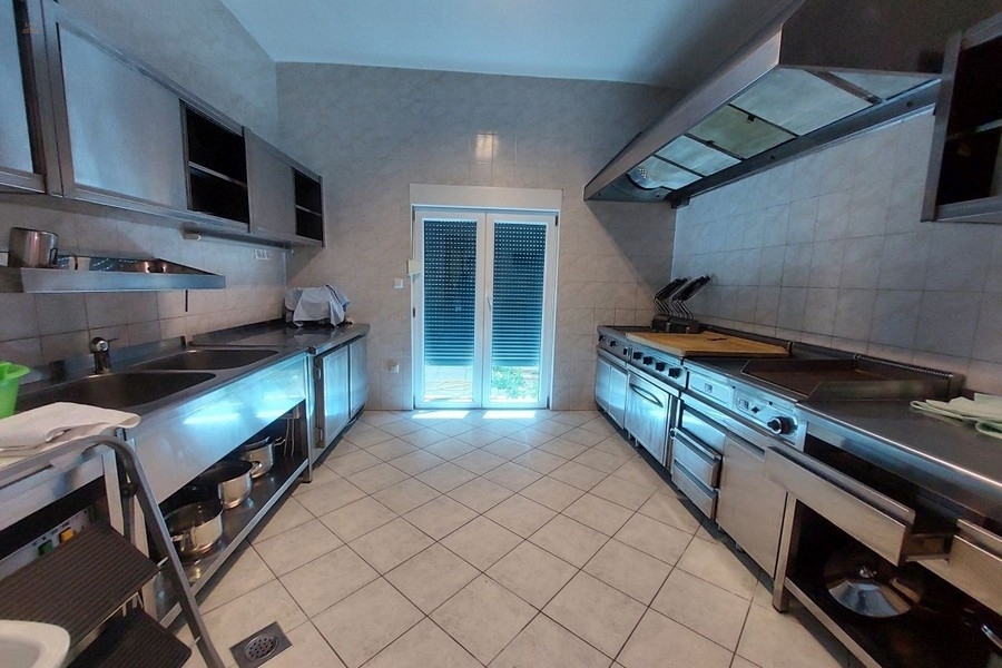 Thumbnail von Hotel mit wunderschönem Meerblick, Omis Riviera