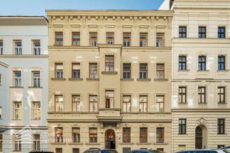 Thumbnail von Hochwertig sanierte 2-Zimmer Altbauwohung in ruhiger Lage des 9. Bezirks! Nähe Liechtensteinpark