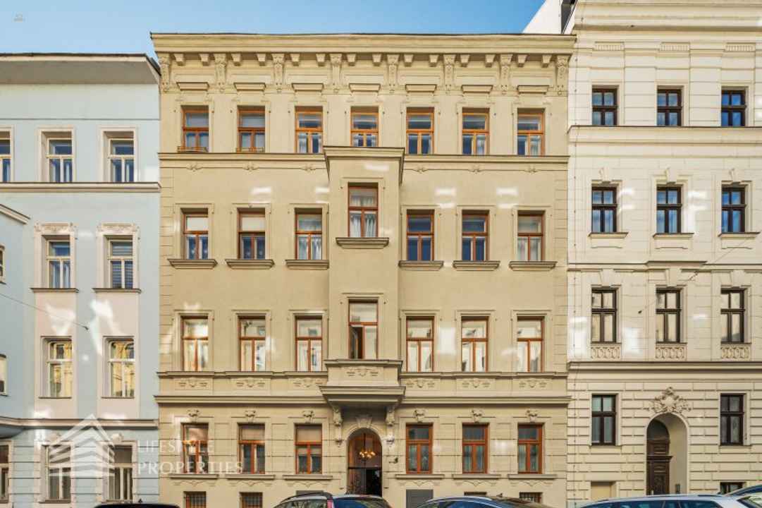 Hochwertig sanierte 4-Zimmer Altbauwohung in ruhiger Lage des 9. Bezirks! Nähe Liechtensteinpark