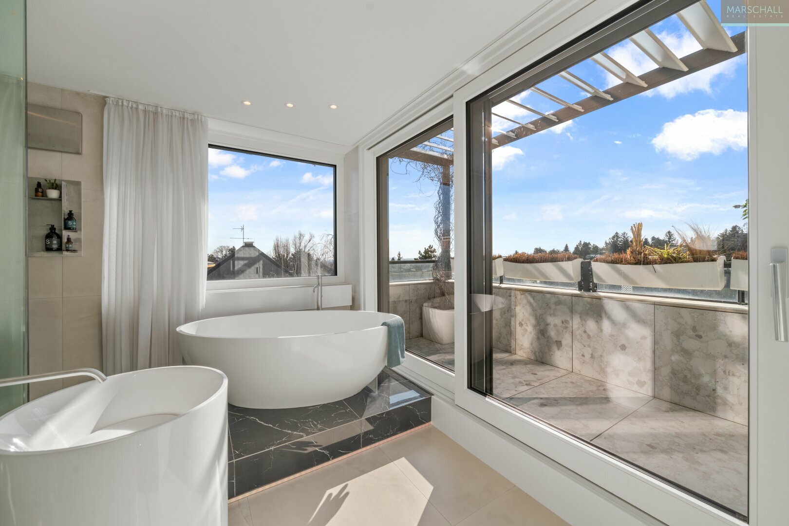 Thumbnail von Exklusiver Dachgeschoßtraum mit Fernblick