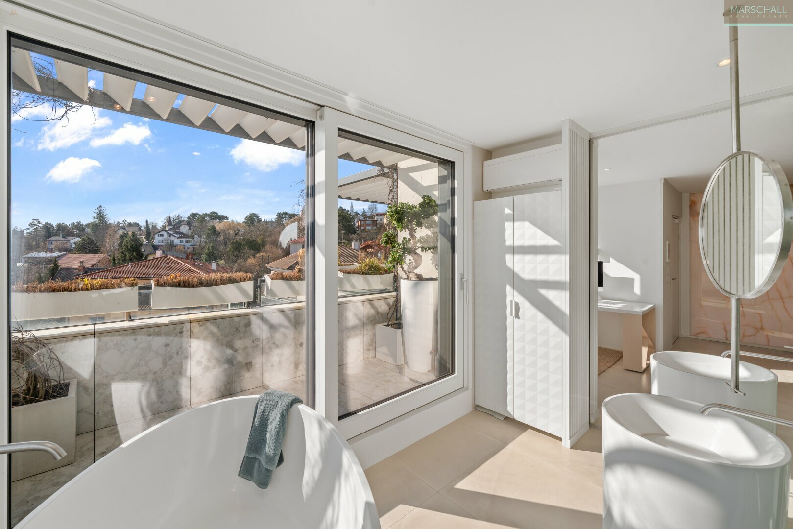 Thumbnail von Exklusiver Dachgeschoßtraum mit Fernblick