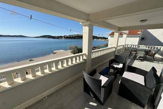 Thumbnail von Mediterrane Villa direkt am Strand