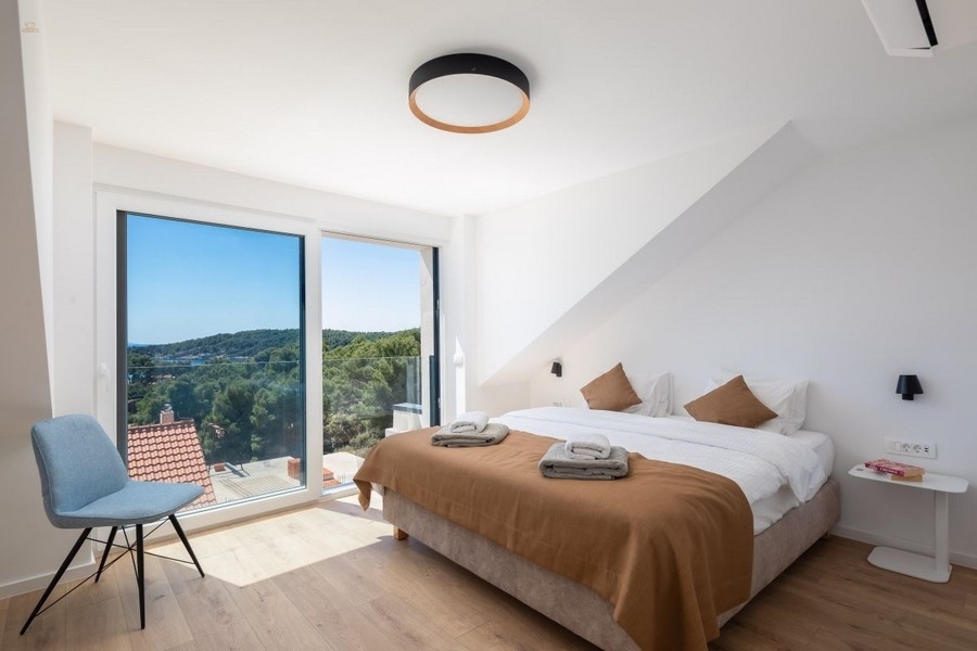 Thumbnail von Moderne Villa mit Pool nahe dem Meer