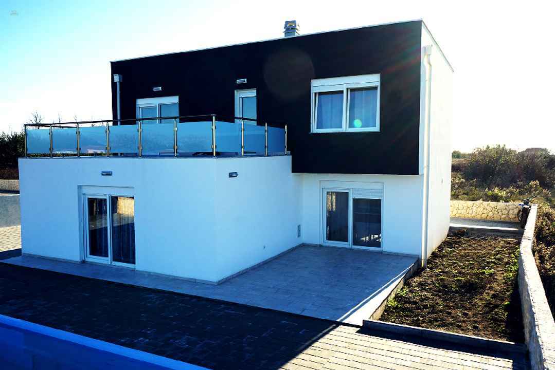 Moderne Neubau-Villen mit Blick auf das Meer in der Region Zadar, Dalmatien