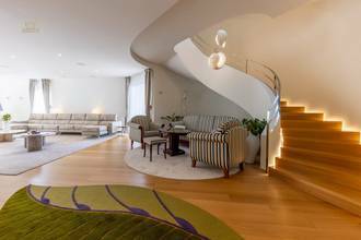 Thumbnail von Luxuriöse Villa mit Indoor-Pool in sehr gefragter Lage in der ersten Reihe