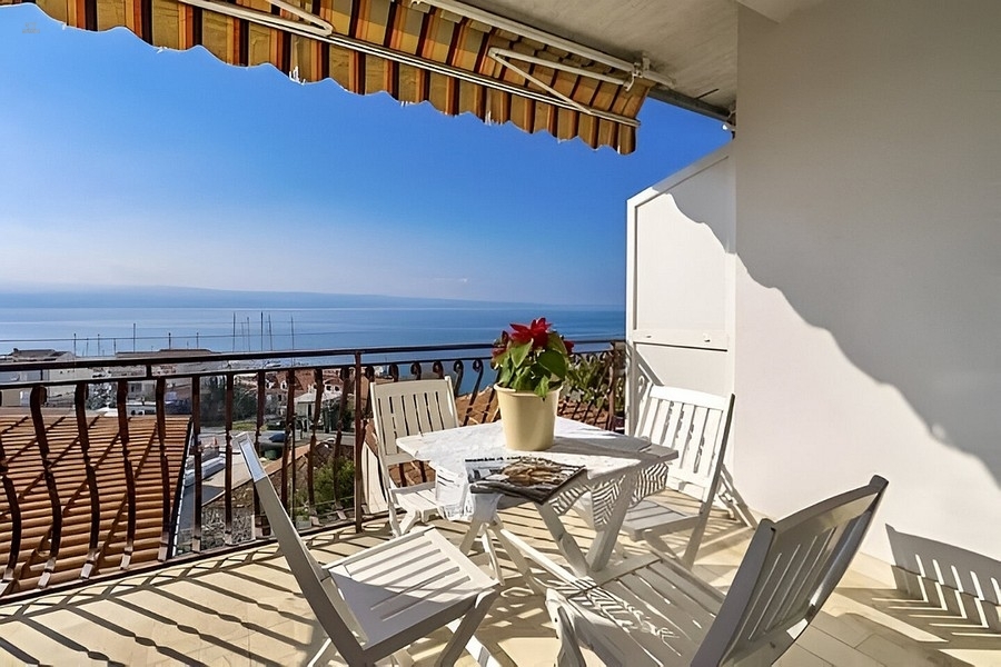 2 Wohneinheiten mit schönem Meerblick