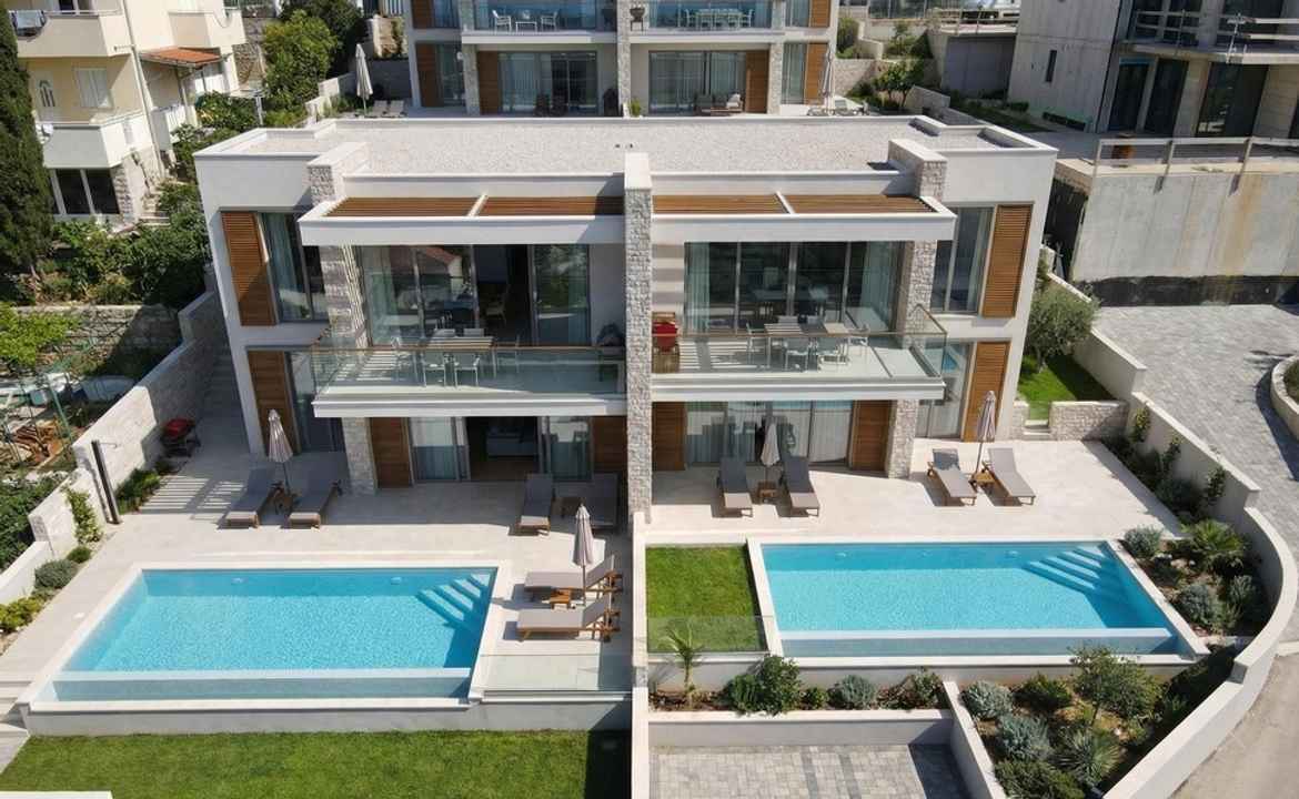 Moderne Villen mit Pool und Meerblick - nur 50 Meter vom Meer